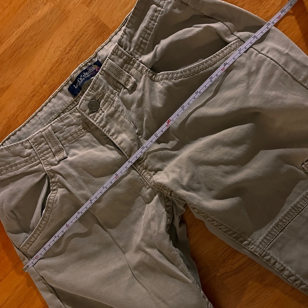 Levi’s Capri - Picture 6 of 10